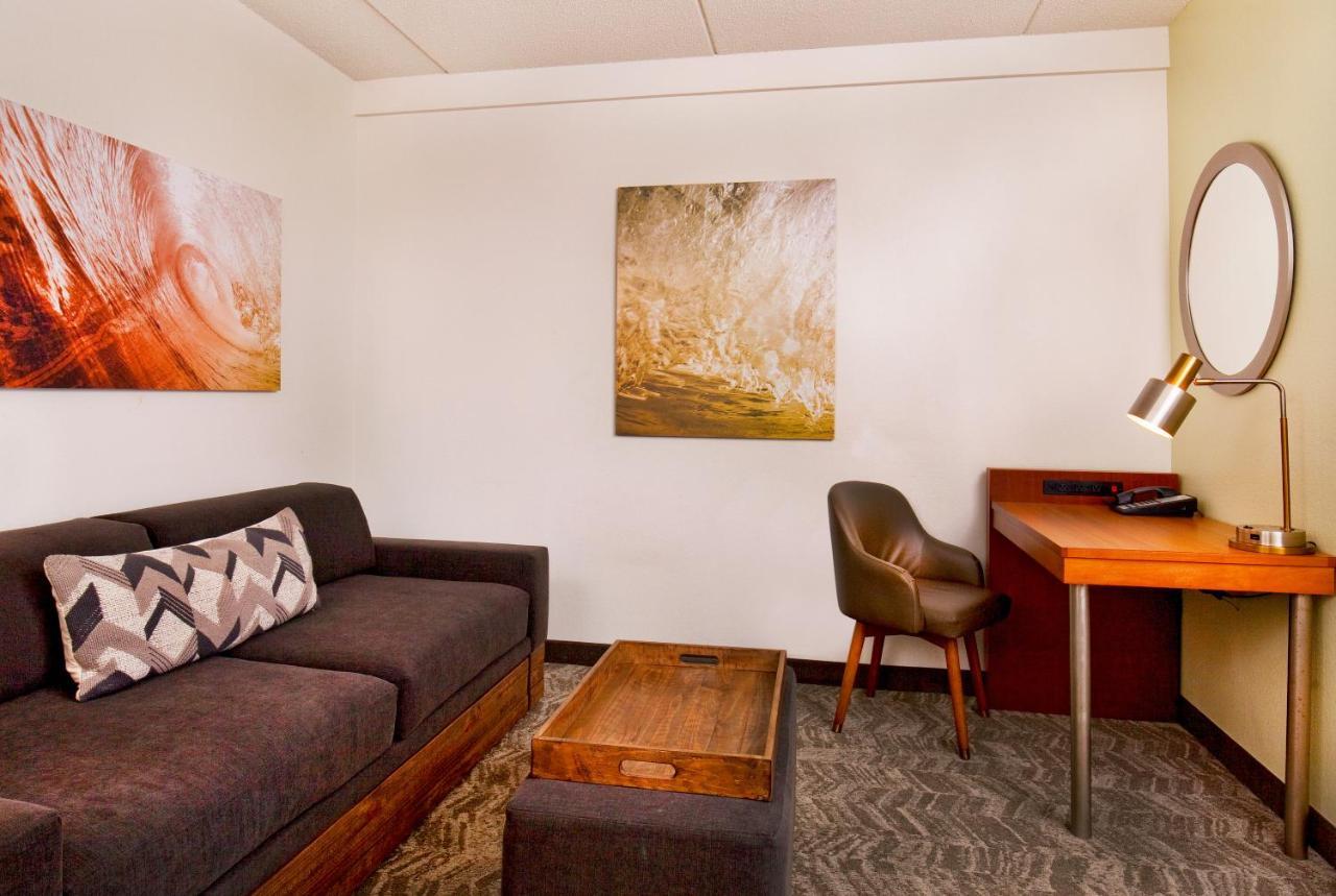 Springhill Suites Chesapeake Greenbrier Exterior photo